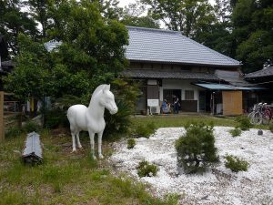 母屋。